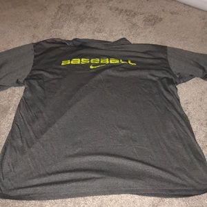 Men’s Nike shirt